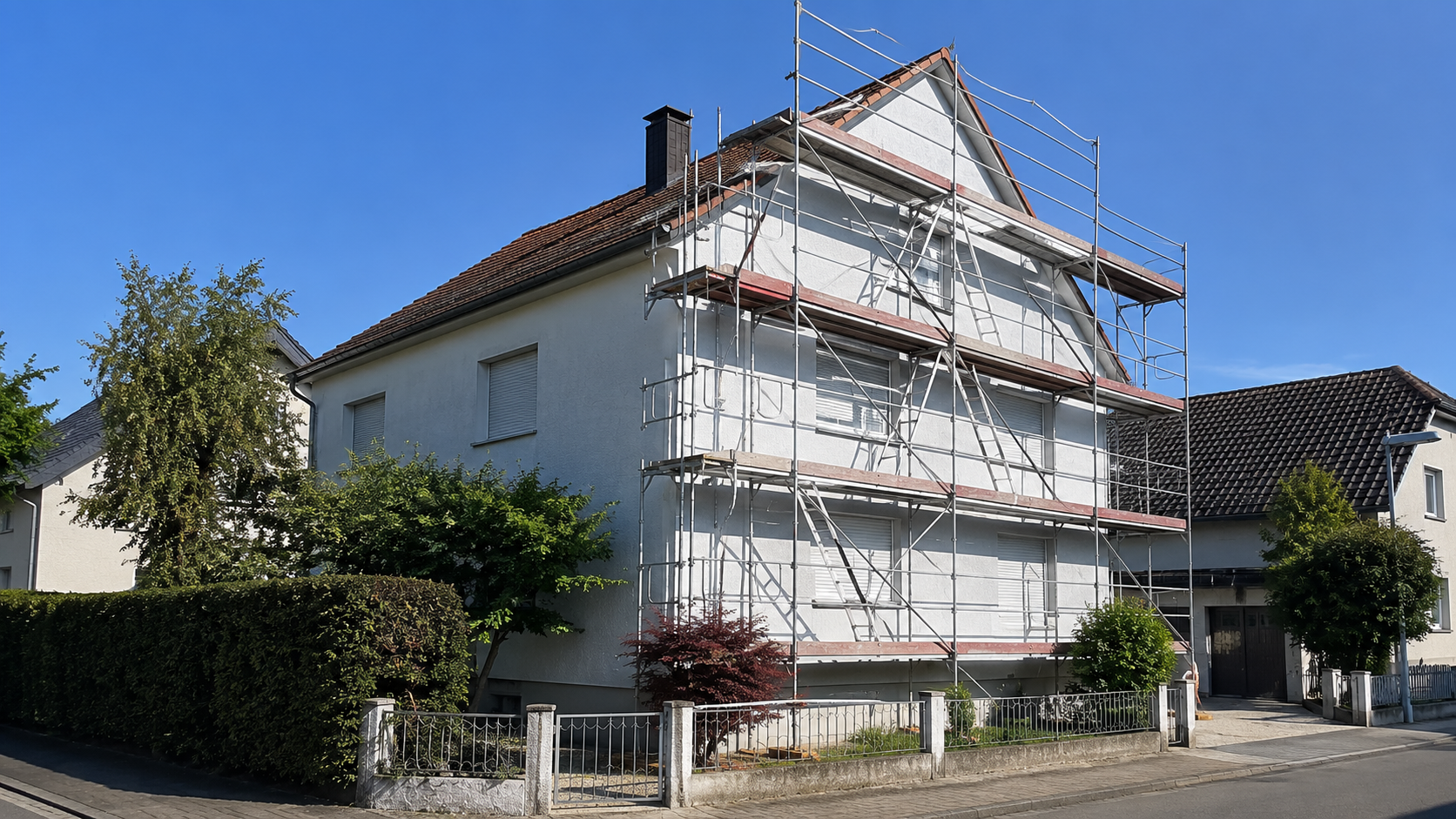 Fassadengerüst an einem Wohnhaus in Böblingen